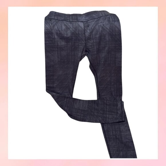High-Waisted Graphite Pattern Leggings - Picture 1 of 7